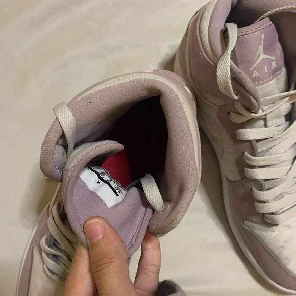 Jordan 1s Retro Heiress Plum - Picture 9 of 10